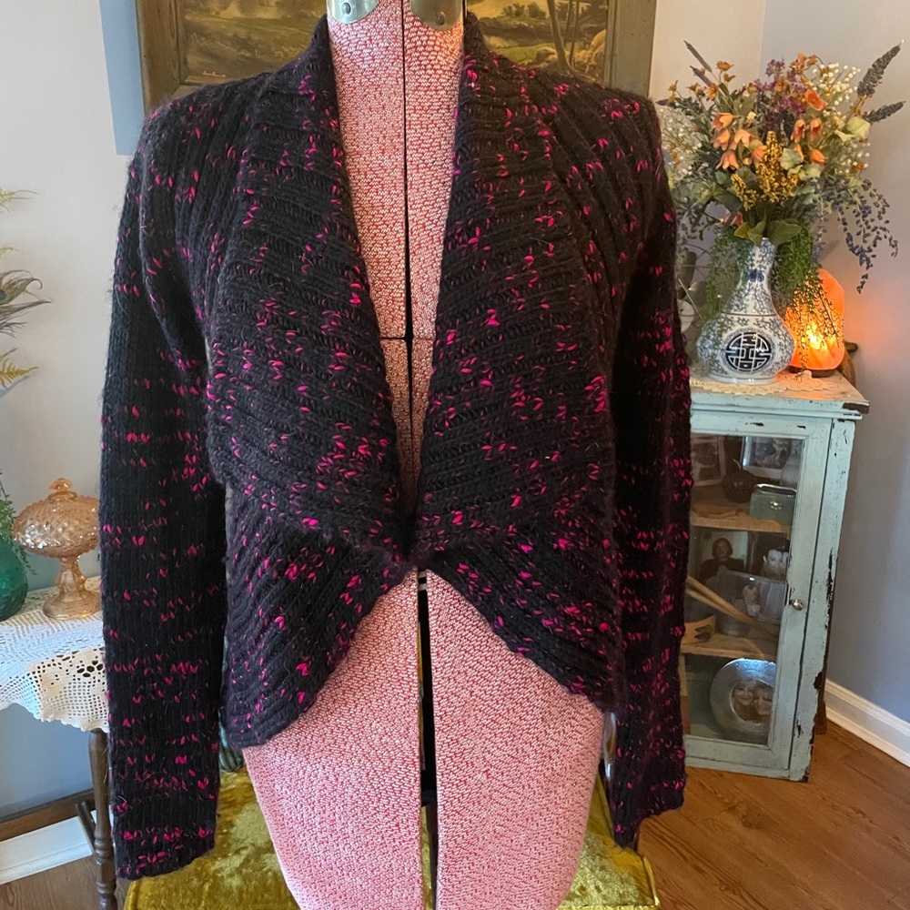 Warm stylish Cardigan shrug